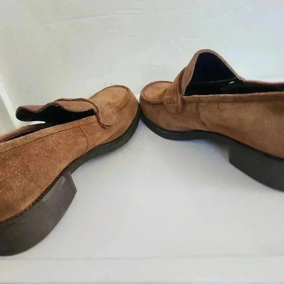 Bernardo Billy brown suede loafers - Picture 6 of 8
